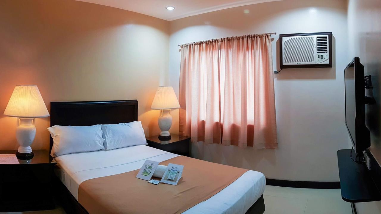 Oakhill Inn Ozamiz Esterno foto